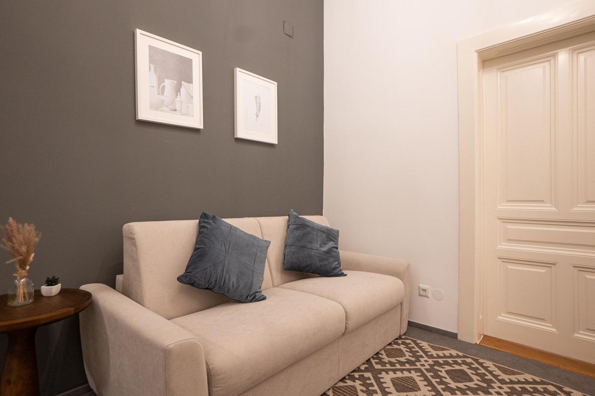 2-room In A 1st District Of Appartement *